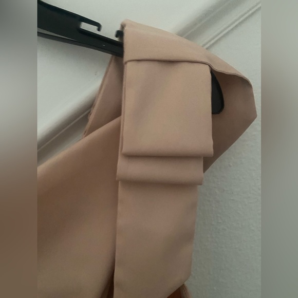 Antonio Melani peach/nude colored knee length wedding/ cocktail/ dress sz 8. - Picture 10 of 14